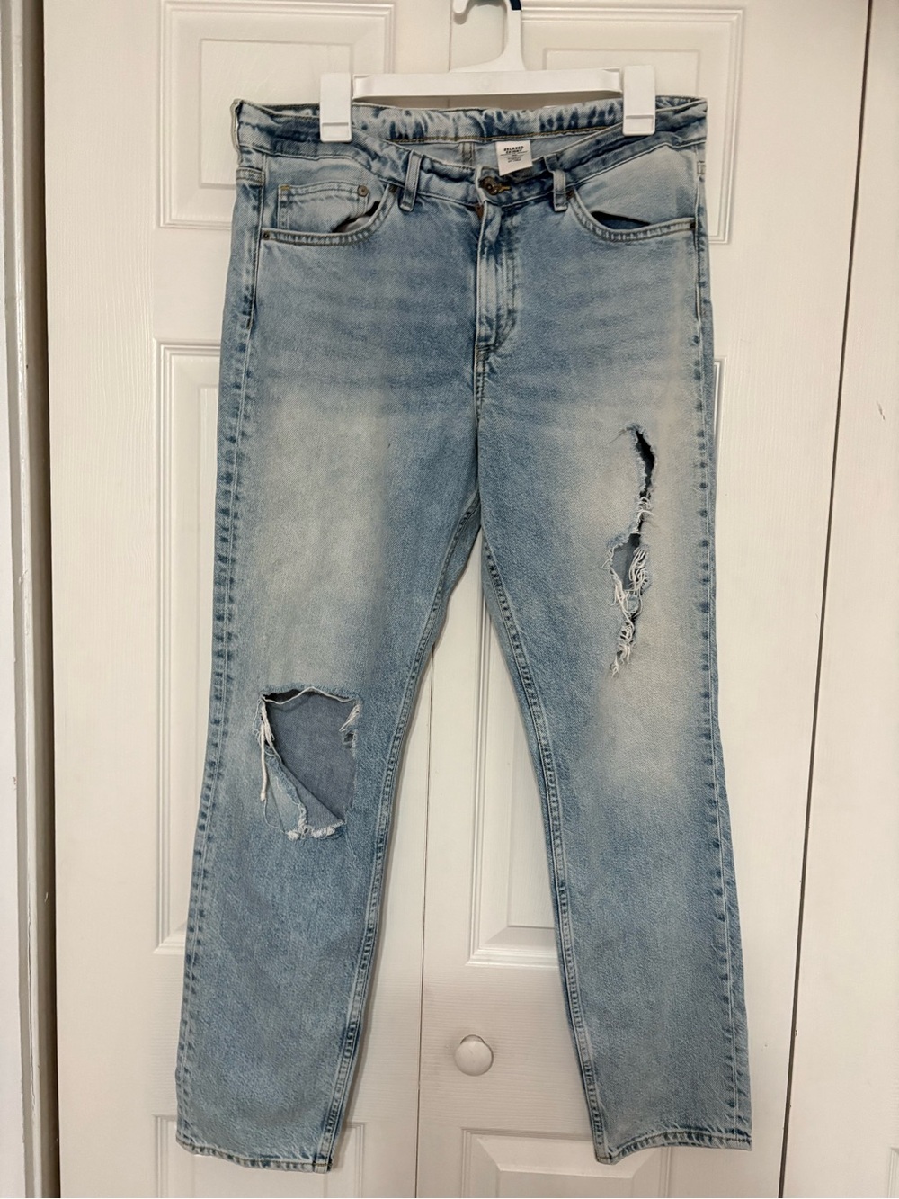 H&M Distressed relaxed skinny jeans